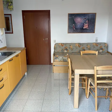 Cozy Close To The Lägenhet